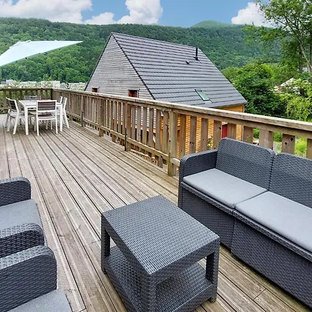 4 Bedroom Cozy In Mont-dore *