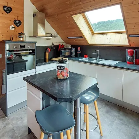 4 Bedroom Cozy In Mont-dore * Le Mont-Dore